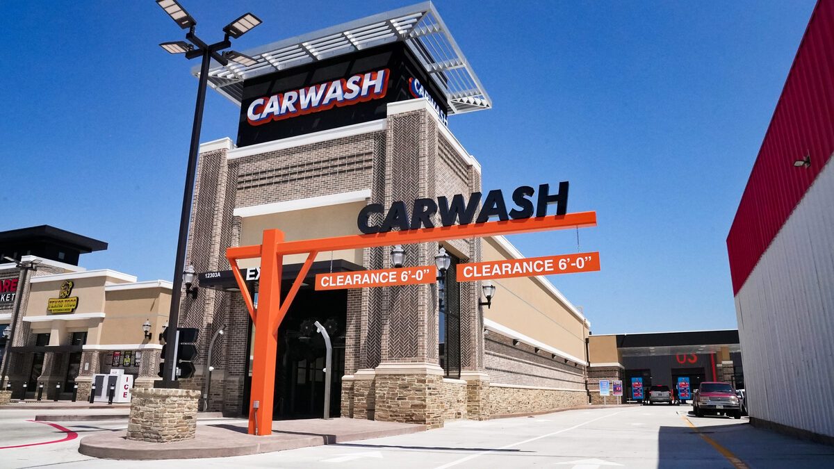 Entrada de Spark Car Wash en Murphy Road